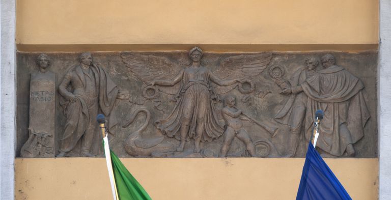 Piacenza, Teatro Municipale, esterno formella decorativa (foto Andrea Scardova, IBC) 2016